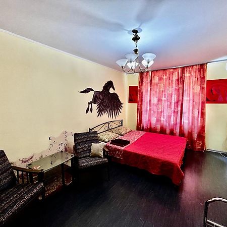 Apartment Near Train Station And Close To City Center Kiev Eksteriør bilde