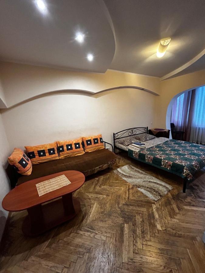 Apartment Near Train Station And Close To City Center Kiev Eksteriør bilde